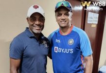 “HAI HUYỀN THOẠI CHUNG MỘT KHUNG HÌNH”: RAHUL DRAVID GẶP BRIAN LARA TẠI CẢNG TÂY BAN NHA